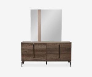 Akana Mirror